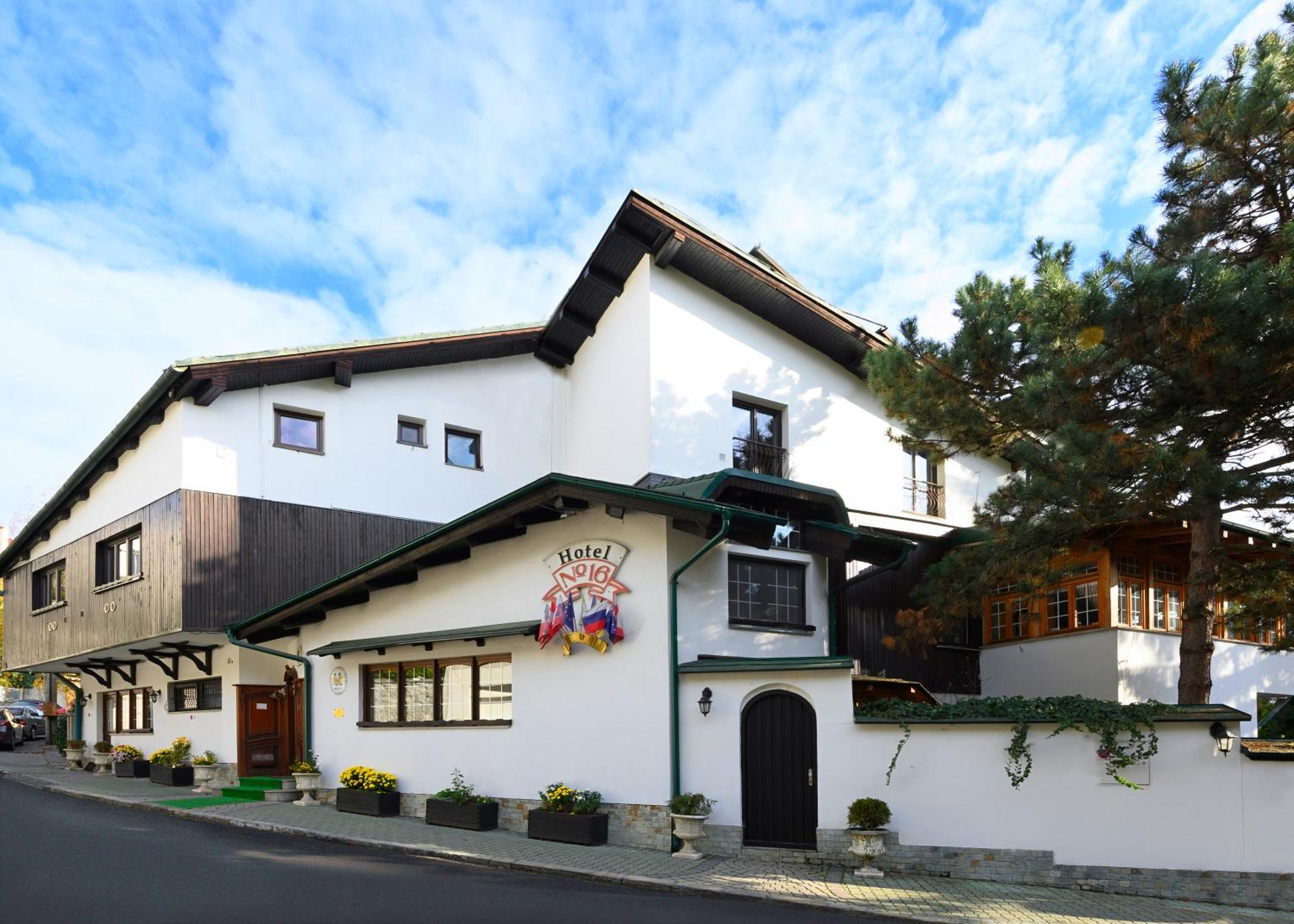 Panoramic Castle Suite With Free Private Parking Bratislava Exterior foto